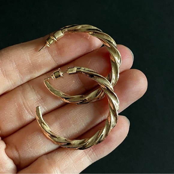 Twisted Gold Hoop Fashion Earrings - NWT - Picture 7 of 8